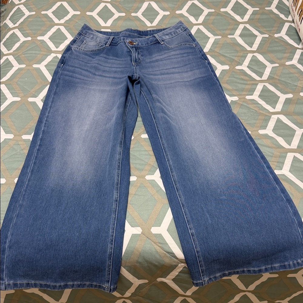 HALARA Denim Flare Jeans in Classic Blue